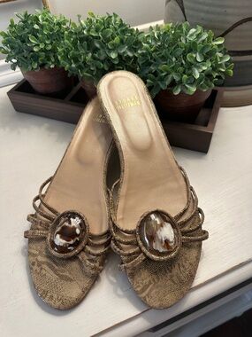 Stuart Weitzman Gold Metallic sandals slides 9 Medium Like New